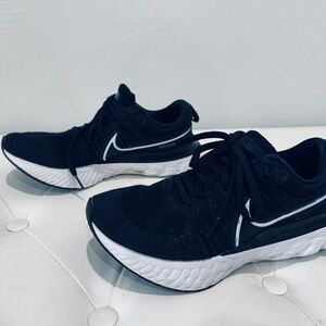 Nike React Infinity Run Flyknit 2 Black White CT2357-002 Men's Athletic Sneakers